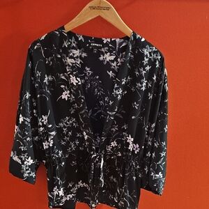 ✨️SALE Express Black Floral Women's Top MUST BUNDLE